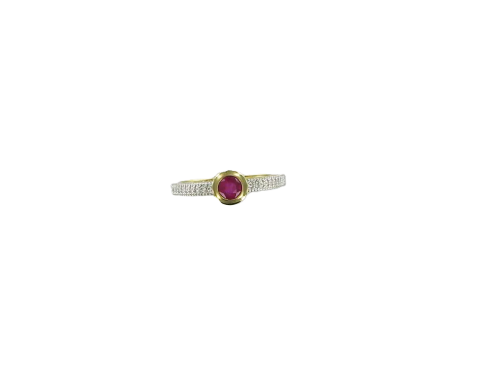 Gold Ring, with Brilliant and Ruby